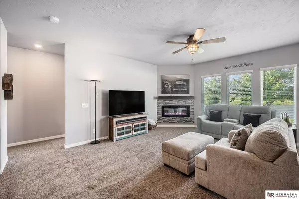 5408 Sheridan Road, Papillion, NE 68133