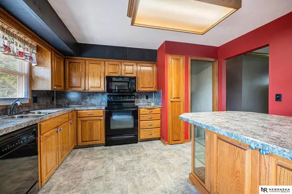 11014 Jackson Street, Omaha, NE 68154