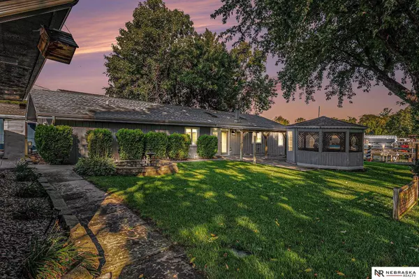 2109 West Shore Drive, Union, NE 68455