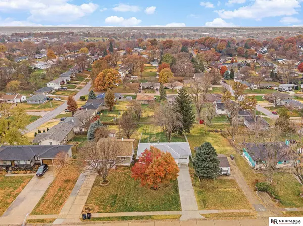 3066 S 44 Street, Omaha, NE 68105