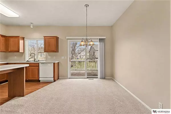 1014 Gold Coast Road, Papillion, NE 68046