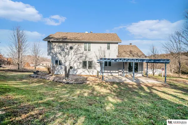 36807 Oakmont Drive, Louisville, NE 68037