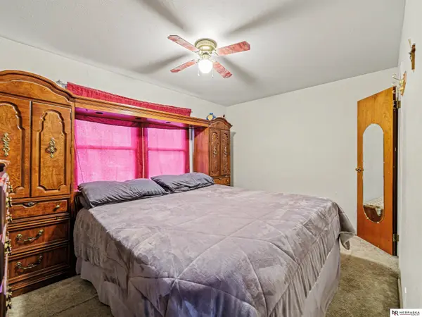 7104 South 71st AVE, La Vista, NE 68128