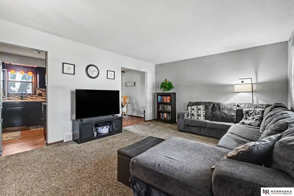 5624 N 96 ST, Omaha, NE 68134