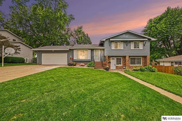 603 Hogan DR, Papillion, NE 68046