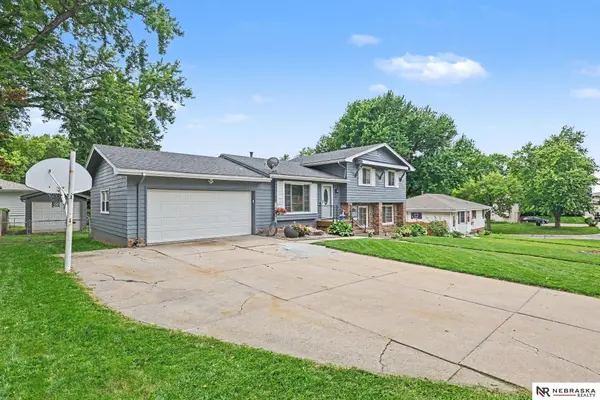 603 Hogan DR, Papillion, NE 68046