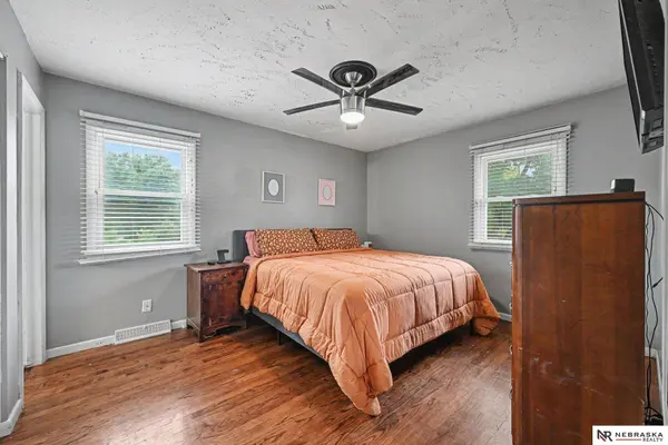603 Hogan DR, Papillion, NE 68046