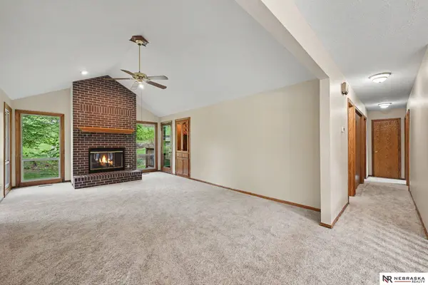 14914 Western CIR, Omaha, NE 68154