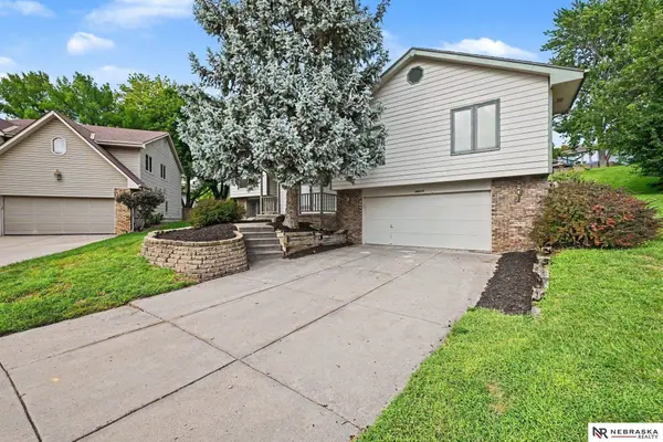 14914 Western CIR, Omaha, NE 68154