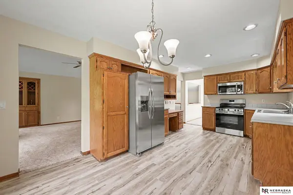 14914 Western CIR, Omaha, NE 68154