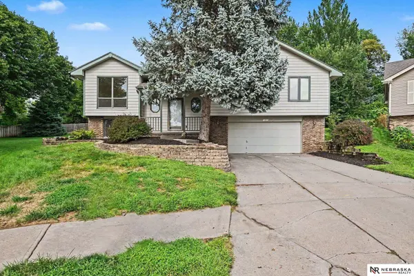 14914 Western CIR, Omaha, NE 68154