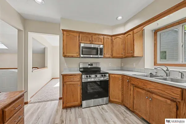 14914 Western CIR, Omaha, NE 68154