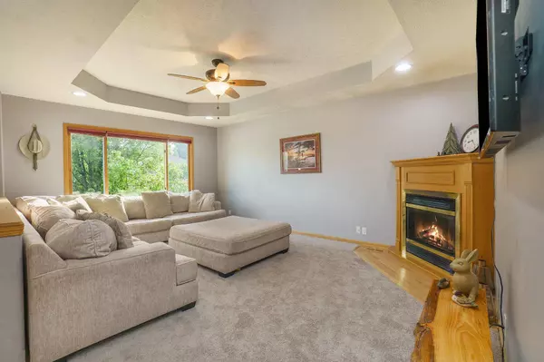 204 MARINDA DR, Council Bluffs, IA 51503