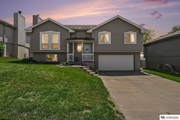 8417 Wyoming ST, Omaha, NE 68122