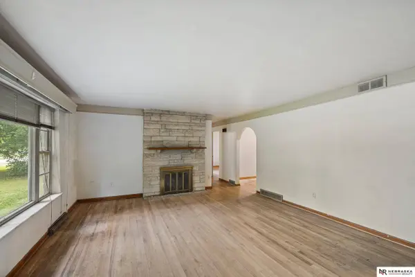 8339 Izard Street, Omaha, NE 68114