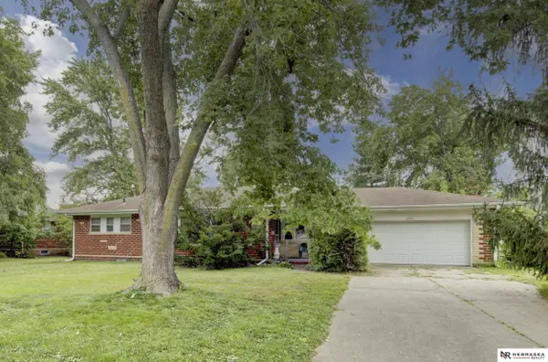 8339 Izard Street, Omaha, NE 68114