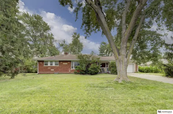 8339 Izard Street, Omaha, NE 68114