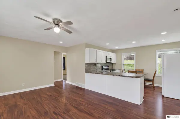 7406 S 69th Street, La Vista, NE 68128