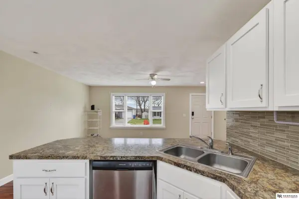 7406 S 69th Street, La Vista, NE 68128