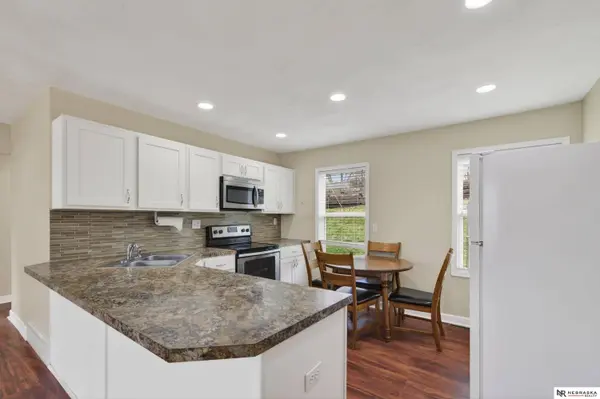 7406 S 69th Street, La Vista, NE 68128