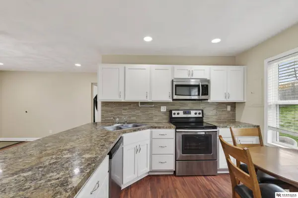 7406 S 69th Street, La Vista, NE 68128