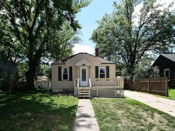 5325 Greenwood Street, Lincoln, NE 68504