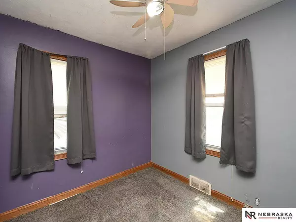 5325 Greenwood Street, Lincoln, NE 68504