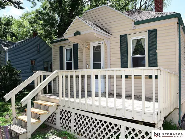 5325 Greenwood Street, Lincoln, NE 68504