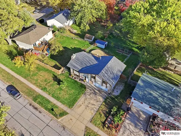 6220 NW 6th Street, Lincoln, NE 68521
