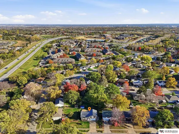6220 NW 6th Street, Lincoln, NE 68521