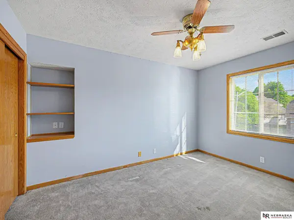 4230 N Branch DR, Omaha, NE 68116