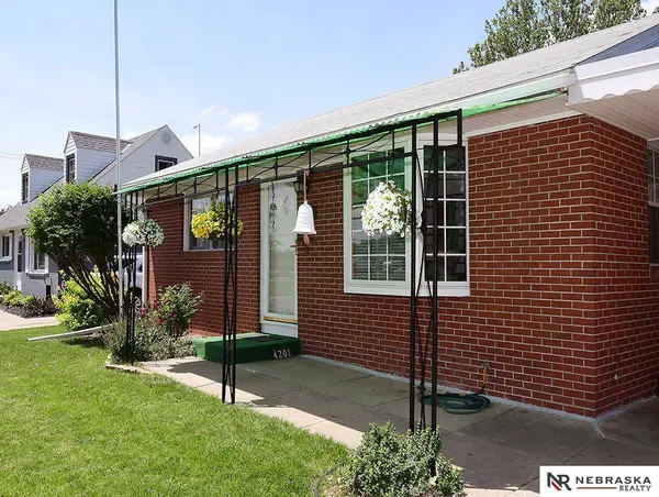 4201 Dunn AVE, Lincoln, NE 68502