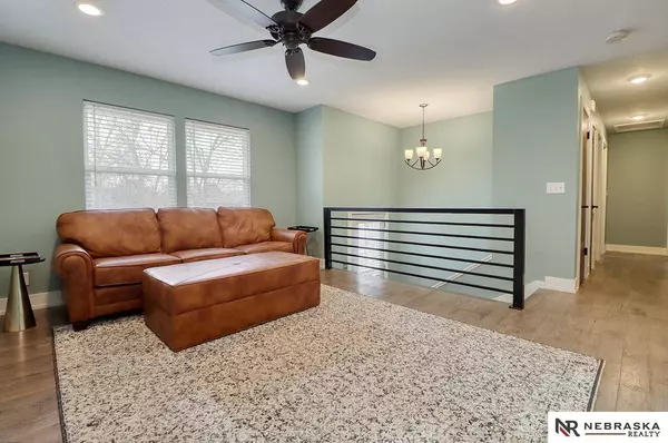 5327 Stonecliffe Drive, Lincoln, NE 68516