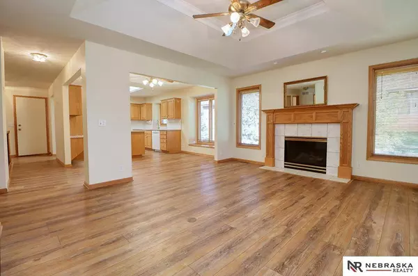 4927 Old Creek Road, Lincoln, NE 68516