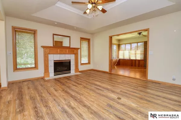 4927 Old Creek Road, Lincoln, NE 68516