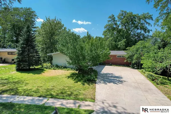 923 Moraine Drive, Lincoln, NE 68510