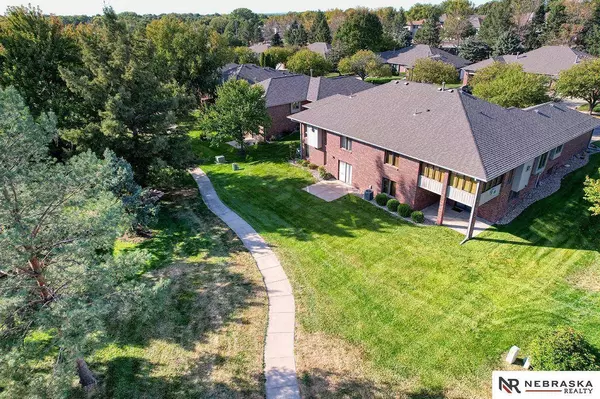 4927 Old Creek Road, Lincoln, NE 68516