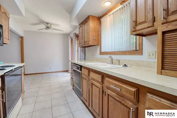 3024 Stephanos Drive, Lincoln, NE 68516