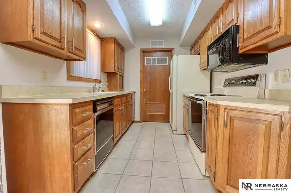 3024 Stephanos Drive, Lincoln, NE 68516