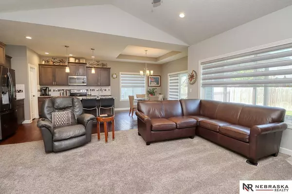 1225 N 101st Street, Lincoln, NE 68527