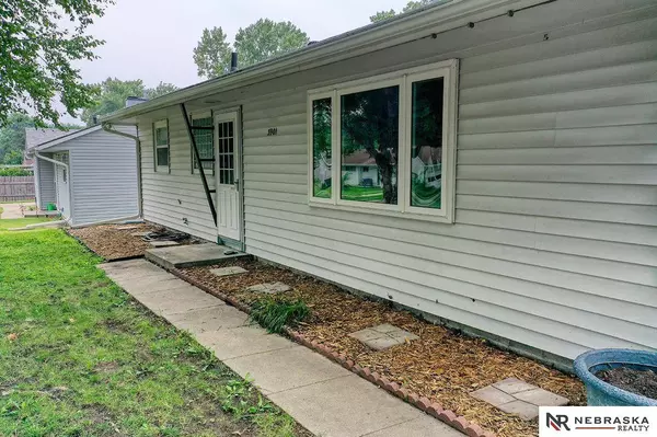 3901 Dunn Avenue, Lincoln, NE 68502