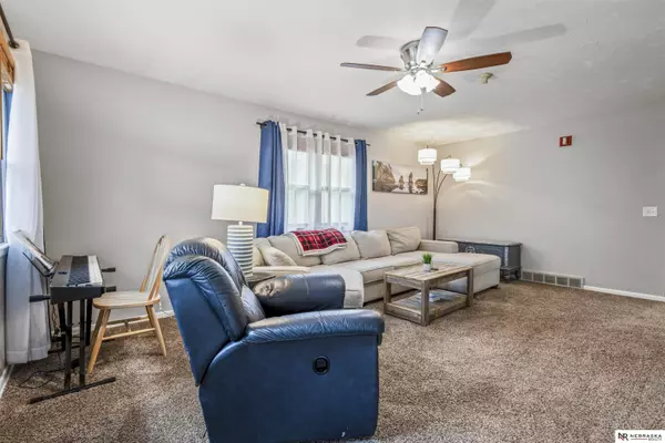 6123 Lafayette Avenue, Omaha, NE 68132