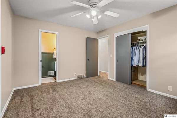 6123 Lafayette Avenue, Omaha, NE 68132