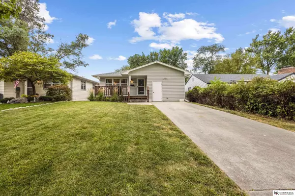6123 Lafayette Avenue, Omaha, NE 68132