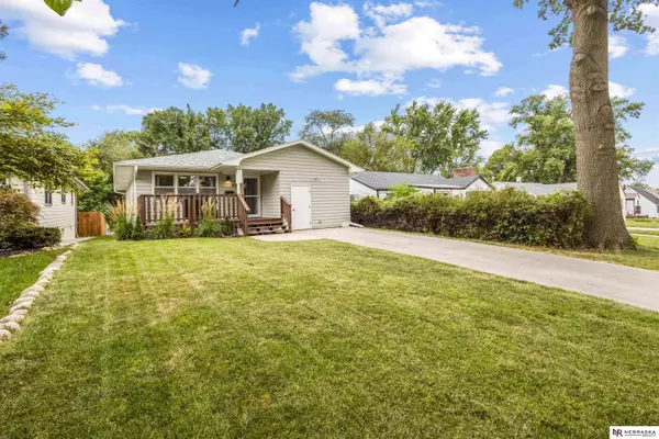 6123 Lafayette Avenue, Omaha, NE 68132