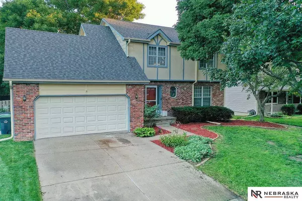 8017 Meredeth Street, Lincoln, NE 68506