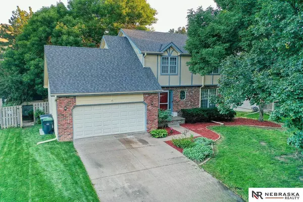 8017 Meredeth Street, Lincoln, NE 68506