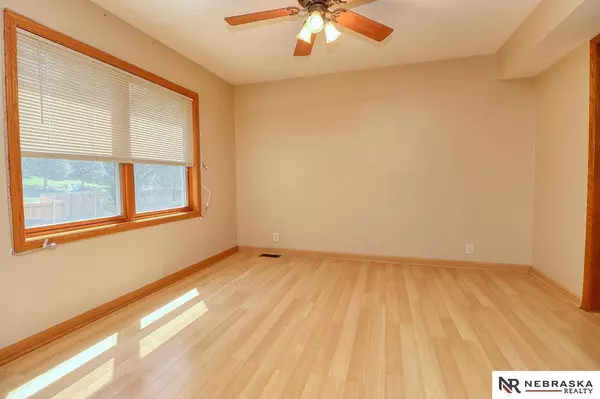 8017 Meredeth Street, Lincoln, NE 68506