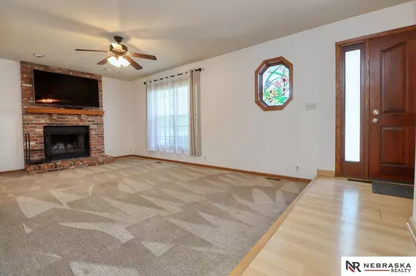 8017 Meredeth Street, Lincoln, NE 68506