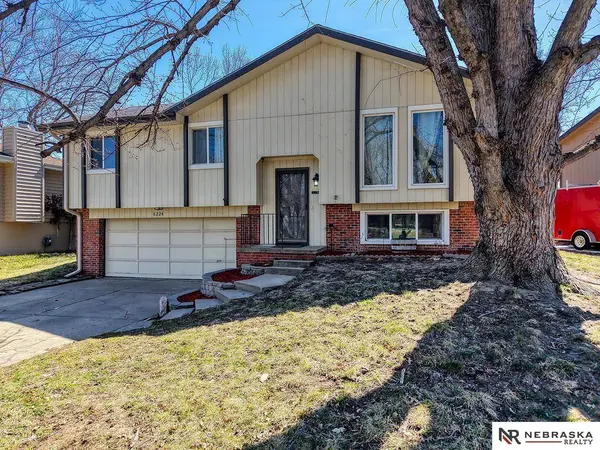 6224 NW 5th Street, Lincoln, NE 68521